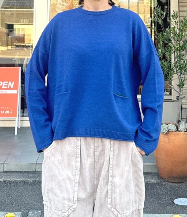mao made　チラリ配色 ポケット付き ワイド プルオーバー（ブルー/グリーン） 551105