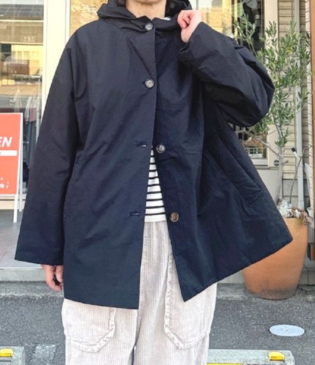 mao made ミディアム丈 Aライン フード付き コート(ブラック) 551304