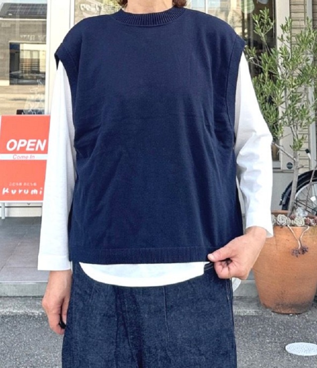 mao made　BACK TACK だるま ベスト（ブラックネイビー） 541105