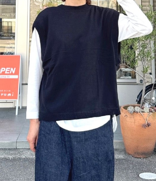 mao made　BACK TACK だるま ベスト（ブラック） 541105