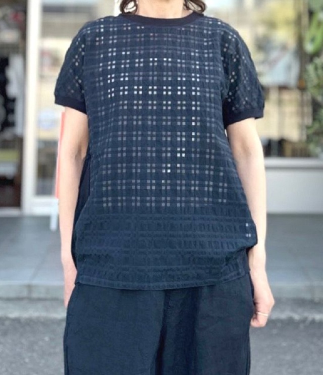 prit　32/1微強撚引き揃え天竺 × シアーサッカーチェック 切替 ショートスリーブ プルオーバー（クロ）P92605