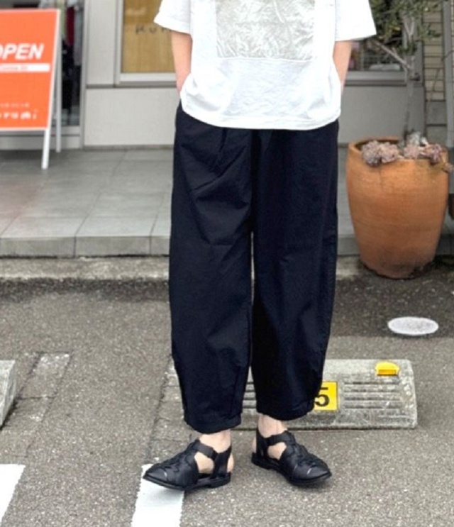 prit　50/1オーガニックコットン 強撚ダンプ 固仕上げ  裾タック バギーパンツ（クロ） P71610