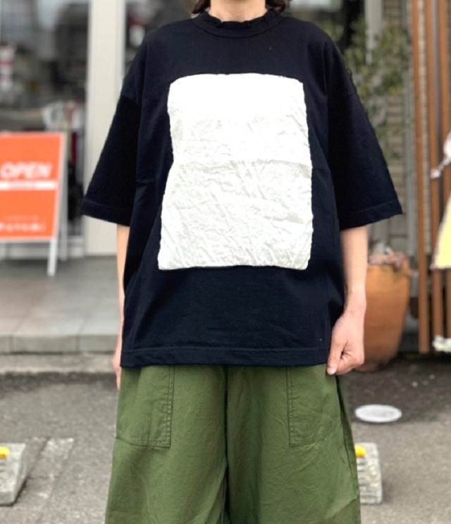 prit　17/1空紡天竺×40/1リネン箔プリント 5分袖フレーム Tシャツ（クロ×シルバー） P91605