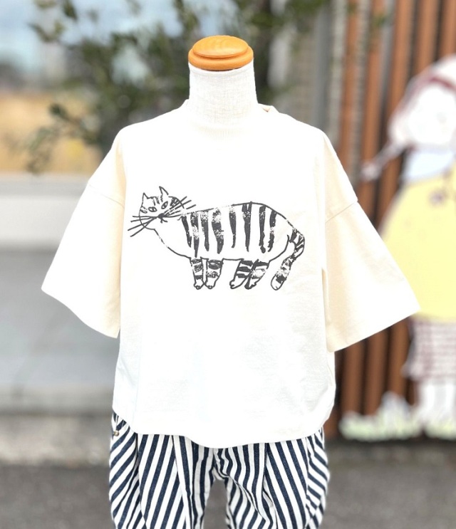 【50%OFF】NEEDLE WORKS　LOVE CAT Tシャツ　ナチュラル（120センチ）　#NEEDLE WORKS_OFFICIAL TEAM_NEWO