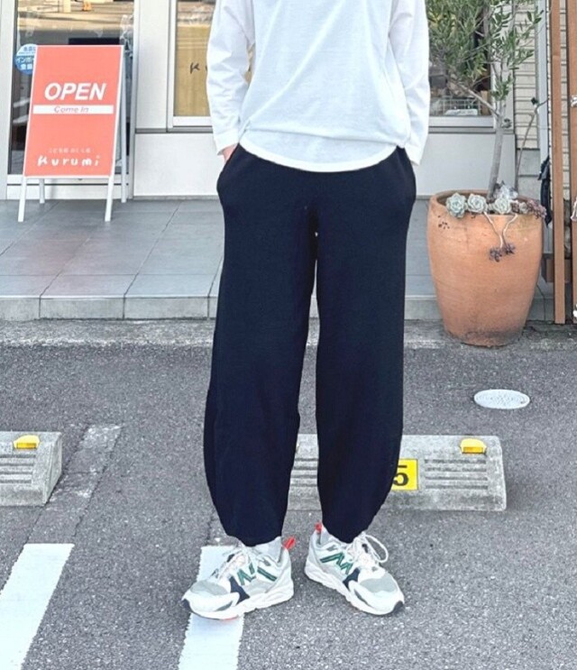 【20%OFF】mao made　スウェット感覚で履ける 裾ポワン パンツ（ブラック） 541114