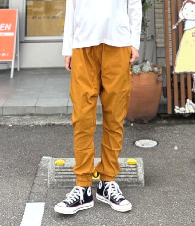 OFFICIAL TEAM　スーパーストレッチ ジョガー パンツ　ブラウン（アダルト） 1226122M　#NEEDLE WORKS_OFFICIAL TEAM_NEWO