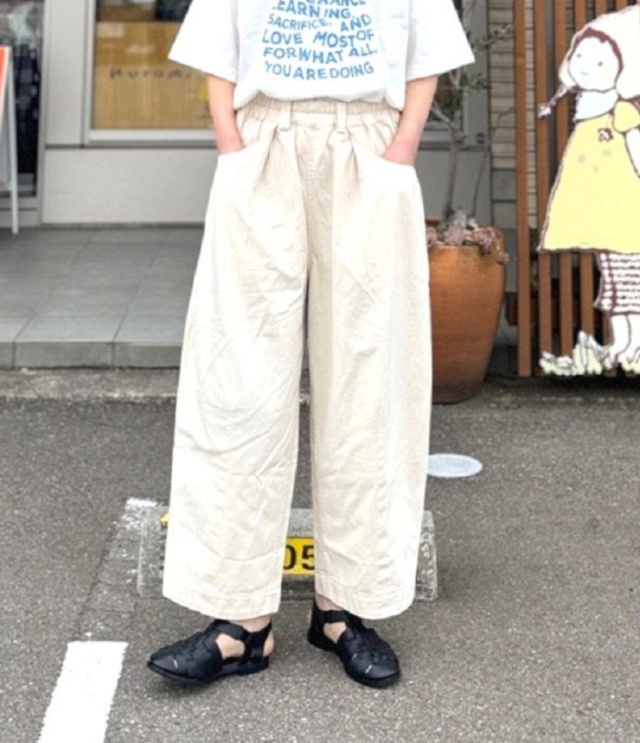 ESTROISLOSE　フェード加工ツイル パンツ（キナリ）EB26109