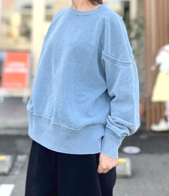ESTROISLOSE　INDIGO裏毛 ＆ ピグメント加工 プルオーバー（フェードブルー）EC25401