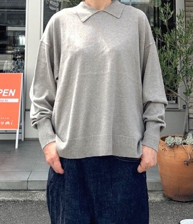 prit 2/32コットンウール 12G天竺編み 衿付き プルオーバー（グレージュ）