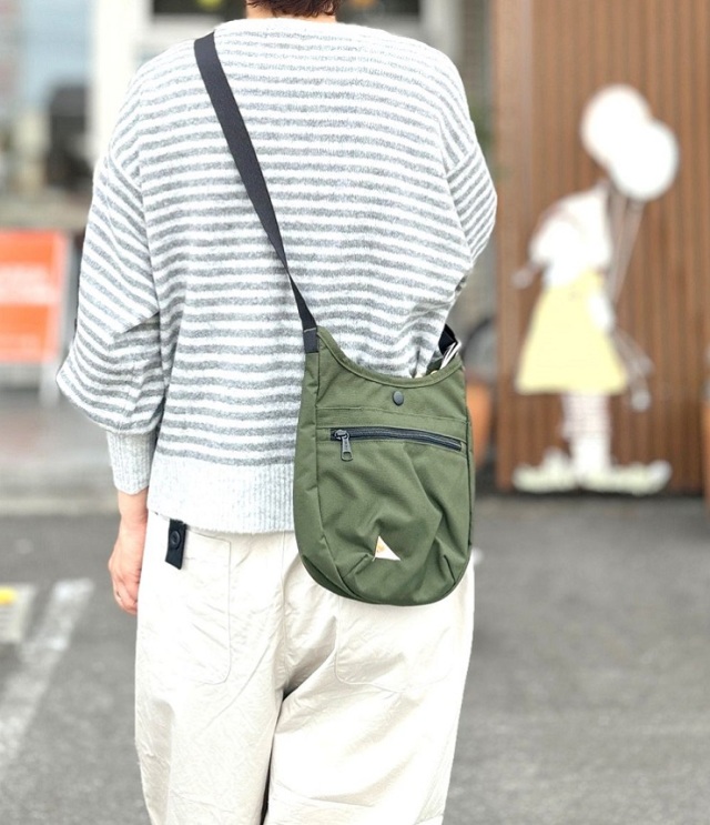 KELTY  ケルティ　MINI CURVE SHOULDER ミニカーブショルダー（オリーブ)