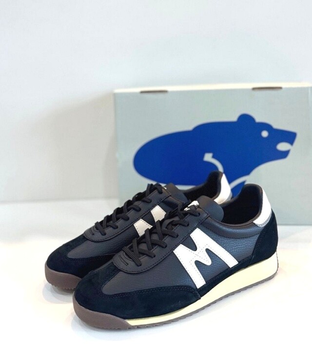 KARHU  カルフ  Mestari76  メスタリ76（Jet Black/Blanc de Blanc） KH805107