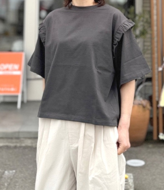 euphoric　Frill T-shirt Tops  フリル Tシャツ（チャコール） EU-CT6113