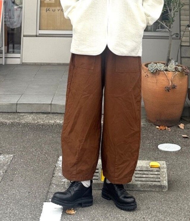 【20%OFF】prit　バックサテン 裾ダーツ ベイカーパンツ（ブラウン） P70618