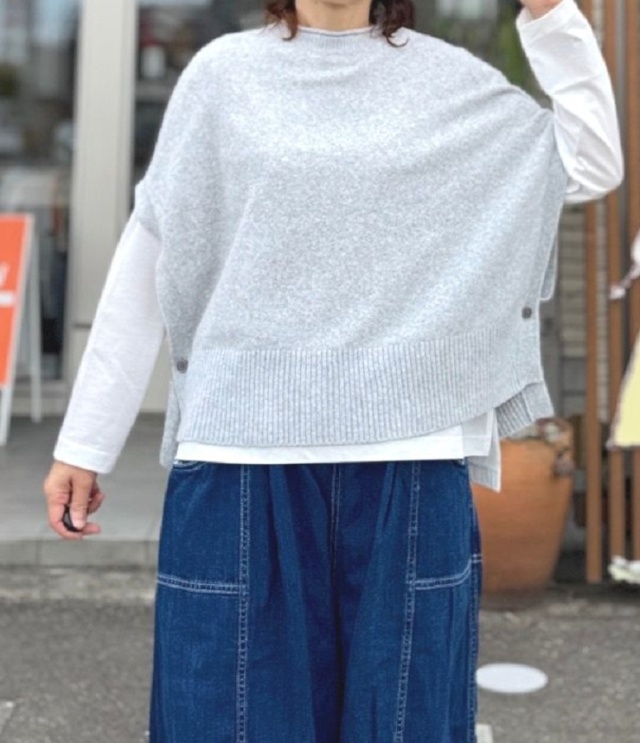 mao made　再登場!!! ゆったり着れる サイドボタン ベスト（グレー）641135 #洗えるニット