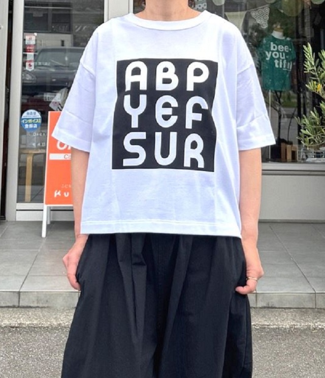 mao made　LOGO IN A SQUARE TEE（ホワイト×ブラック） 531203