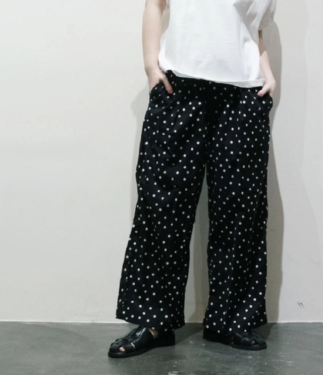 vent blanc 80ローン ランダム ボルカドット セミワイド パンツ(ブラック×オフホワイト)VBP261512
