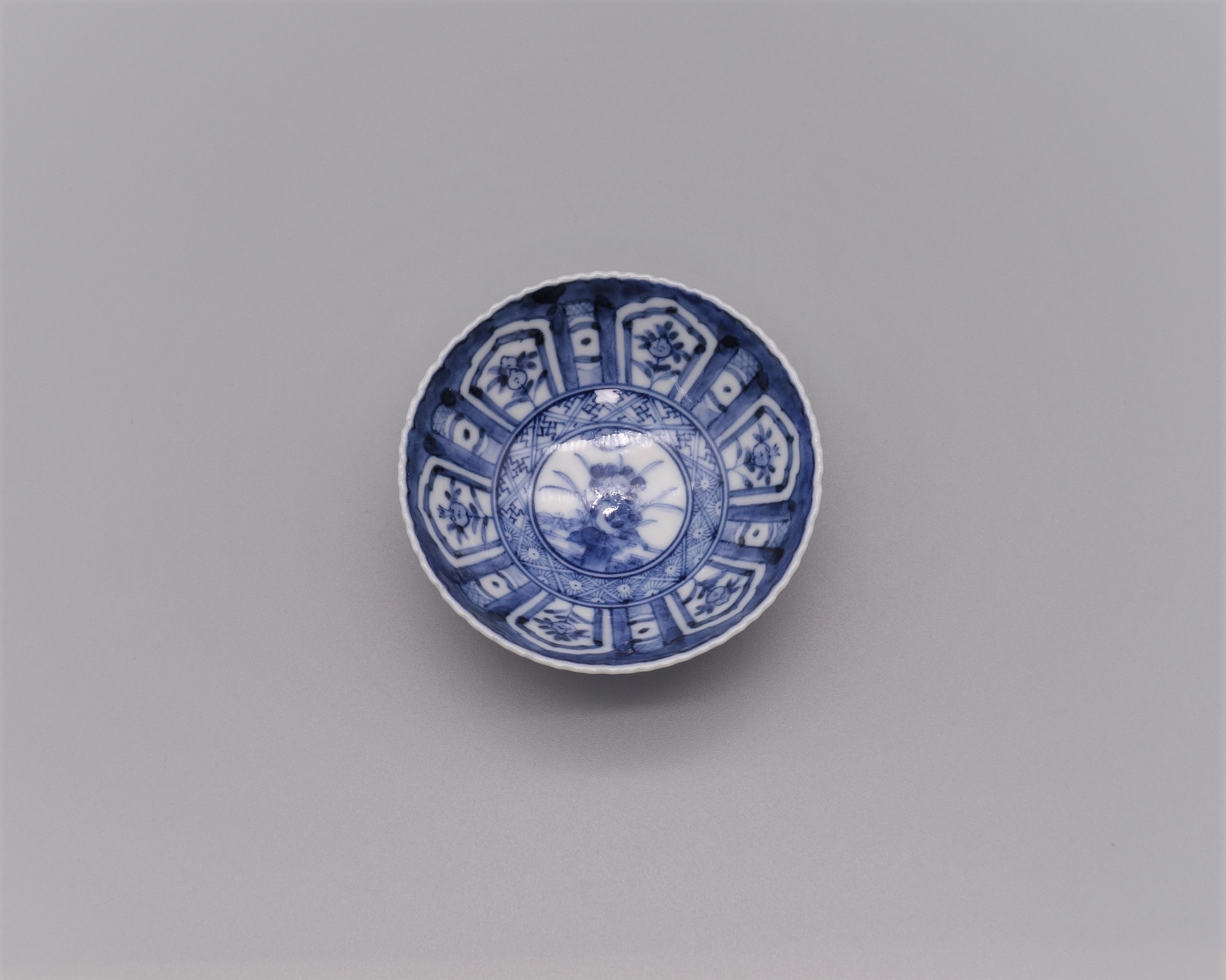 山本長左氏（妙泉陶房）径14cm 陽刻芙蓉手　1枚 山本長左氏（妙泉陶房）径14cm 陽刻芙蓉手 1枚 - メルカリ