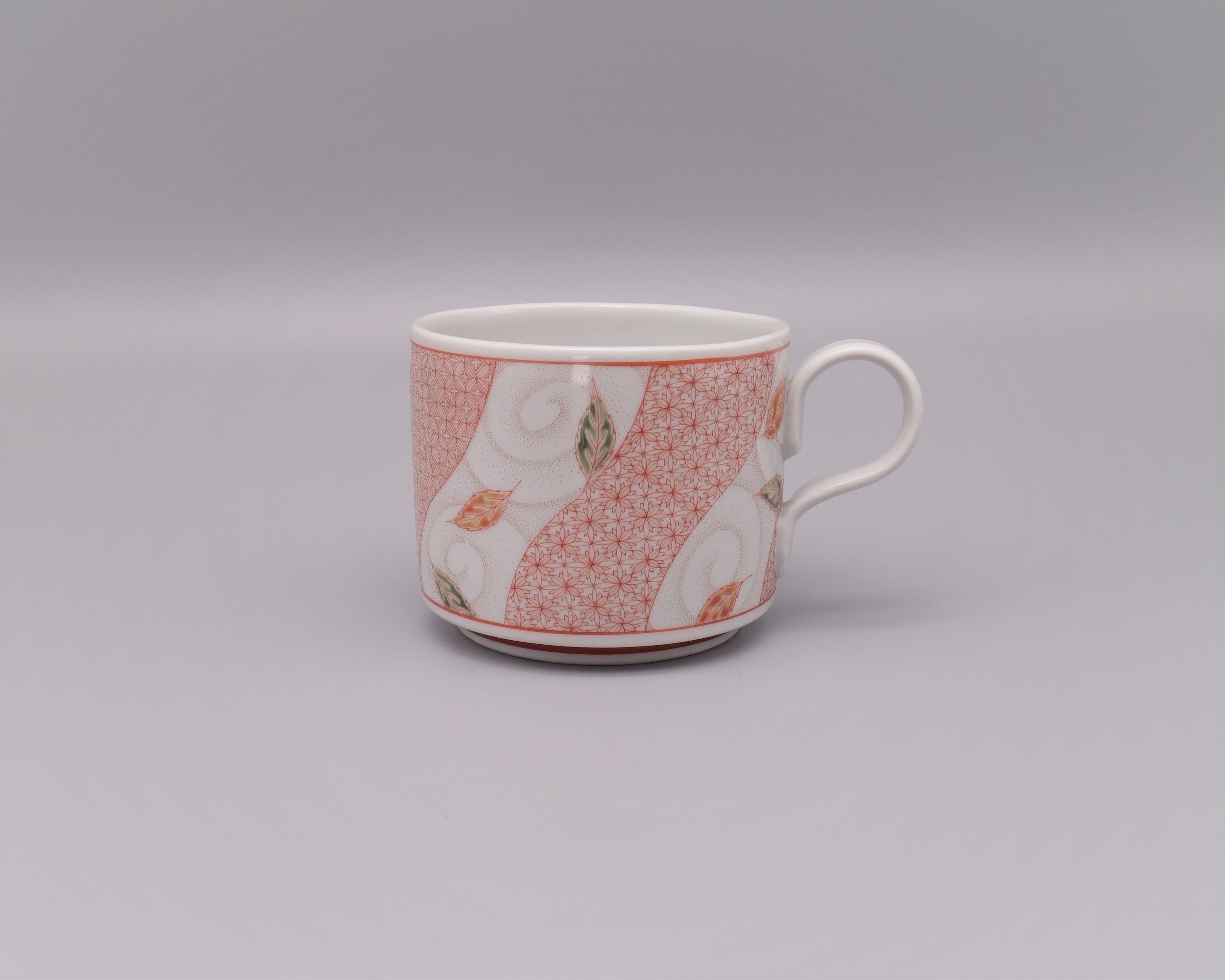 マグカップ（切立）　赤絵細描葉踊る　[ 林美佳里 ]