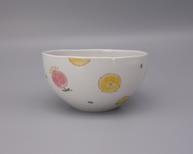 九谷　色絵　草花に蝶の図　角皿　5枚　D597A- BCp 九谷 色絵 草花に蝶の図 角皿 5枚 D597A- BCp