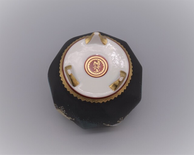 香炉（4号） 白金盛渦打青粒山葡萄図 [ 三代 仲田錦玉 ]