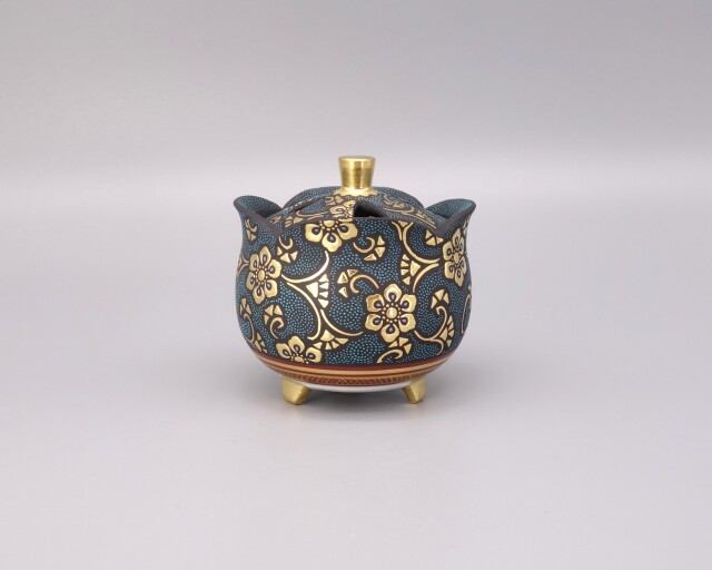 香炉（2.3号花形） 渦打青粒盛金宝相華唐草図 [ 三代 仲田錦玉 ]