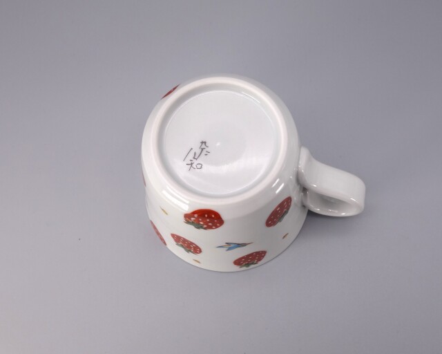 川合孝知 　深　皿　鉢　　動物　花　ストロベリー　小鳥　リス　楕円　苺 川合孝知 深 皿 鉢 動物 花 ストロベリー 小鳥 リス 楕円 苺