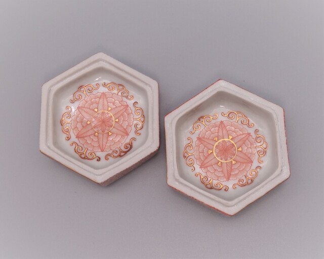 香合（六角） 赤絵細描仙人の図 [ 大酒清山 ]