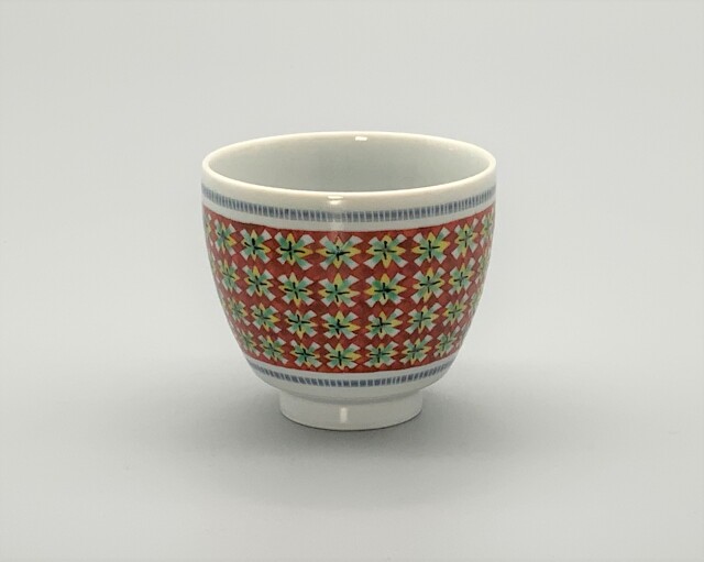 ぐい呑 色絵 青/赤小紋（細字入） [ 梶本太衛 ]