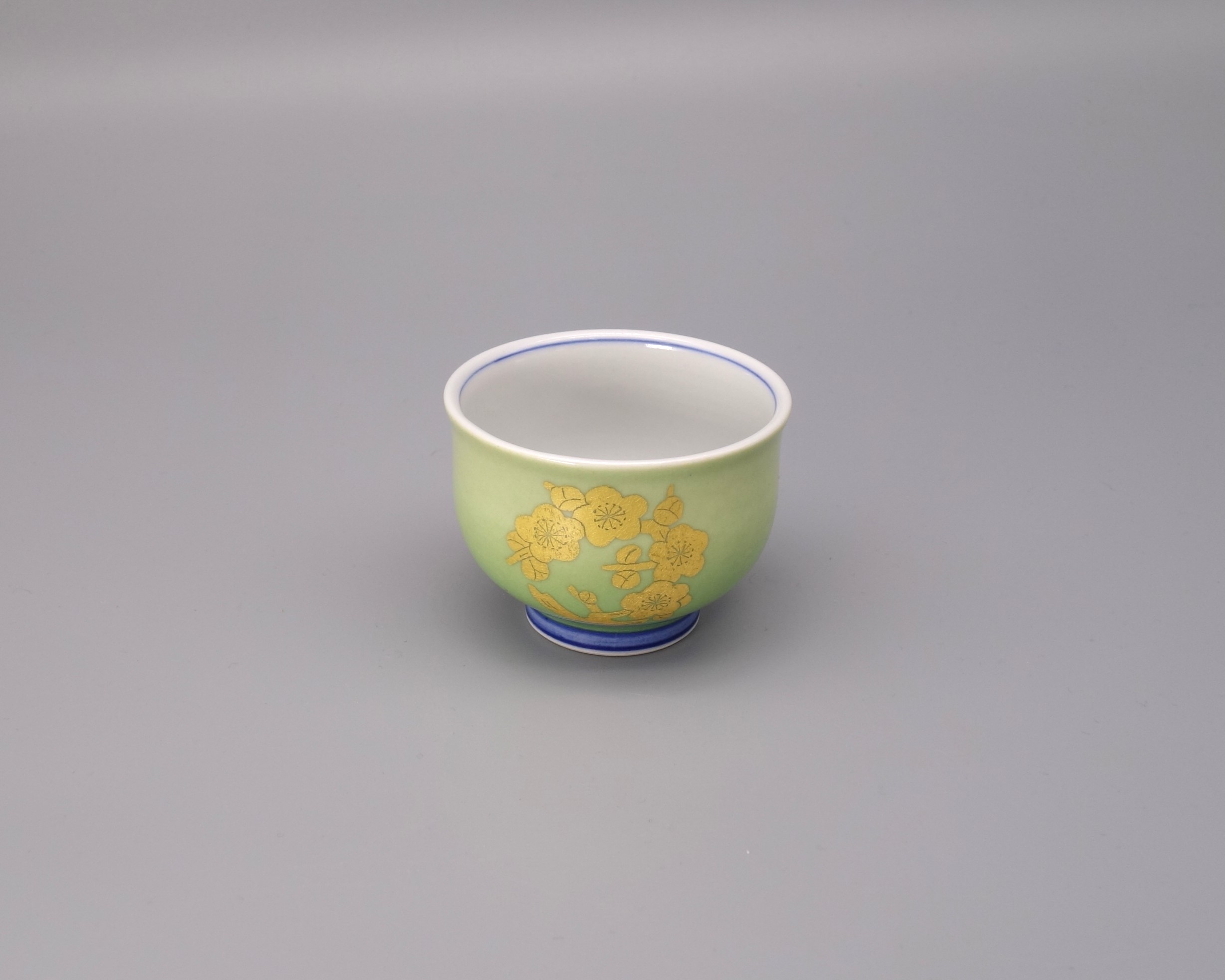 ぐい呑　釉裏金彩松竹梅　[ 人間国宝 吉田美統 ]