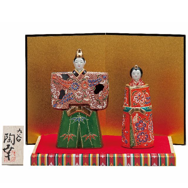 【送料無料】【雛人形】桃の節句 ギフト ご贈答品に 九谷焼5.5号立雛 細描盛 （台・敷物・立札・屏風付）