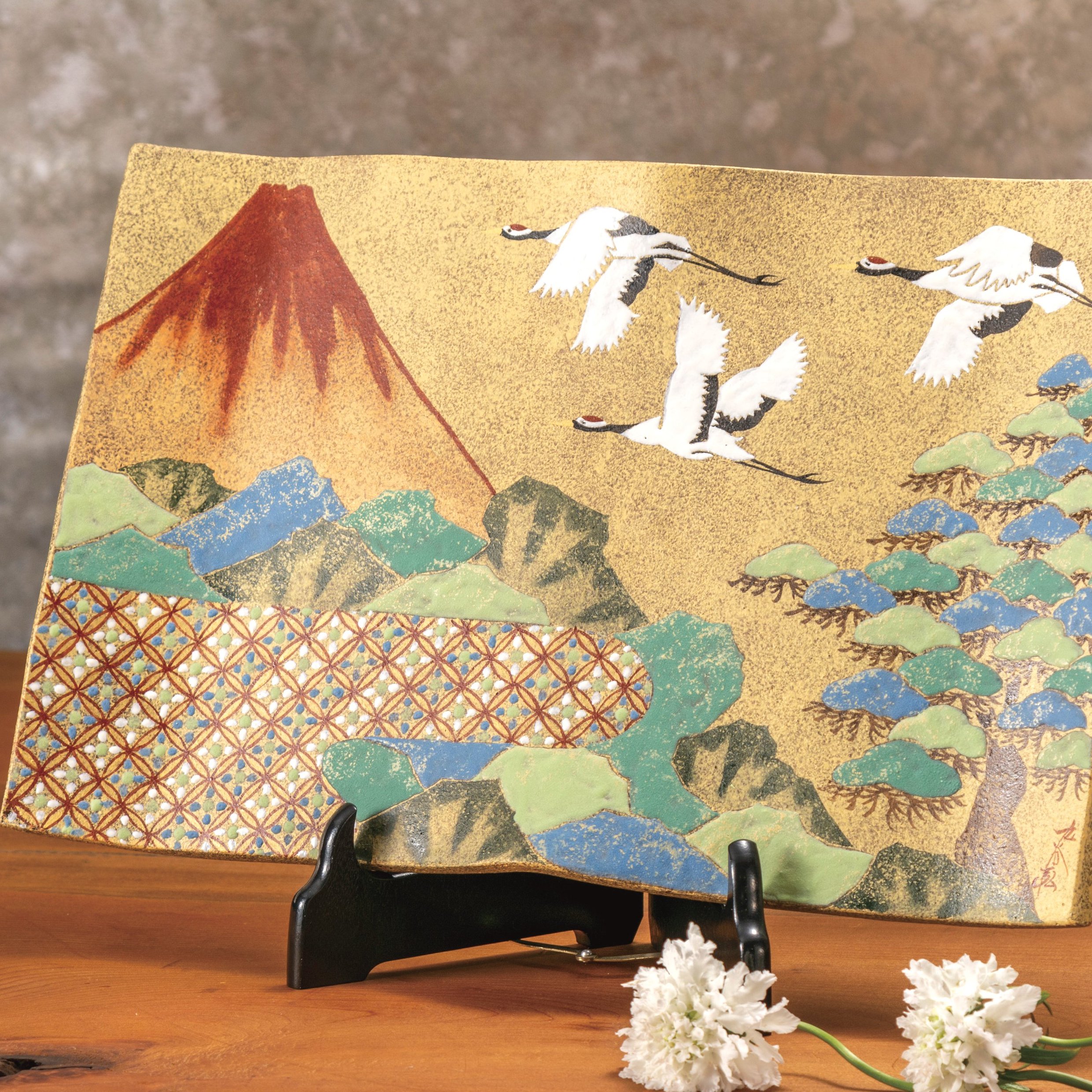 九谷焼ギフト ご贈答品 御祝い九谷焼13号飾皿 赤富士に鶴（皿立付） 古田弘毅