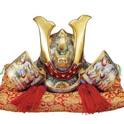 九谷焼ギフト 端午の節句 初節句御祝い 九谷焼10号兜 金彩錦盛 （布団・立札付）