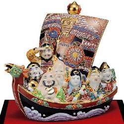 九谷焼ギフト ご贈答品 御祝い 九谷焼7.5号七福神宝船 盛(台・敷物付）
