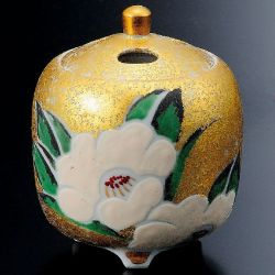 九谷焼作家 ギフト ご贈答品 御祝い九谷焼3号香炉 金箔彩椿文 山崎浩昭