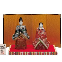 【送料無料】【雛人形】桃の節句 ギフト ご贈答品に 九谷焼6.5号立雛 鹿の子盛 （台・敷物・立札・屏風付）