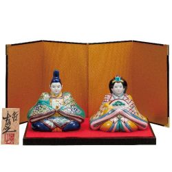 【送料無料】【雛人形】桃の節句 ギフト ご贈答品に 九谷焼5号雛人形 色絵松竹梅 （台・敷物・立札・屏風付） 糠川孝之