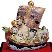 九谷焼ギフト ご贈答品 御祝い 九谷焼7.5号七福神宝船 盛(台・敷物付）