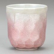 九谷焼ギフト ご贈答品 御祝い 九谷焼湯呑 銀彩（ピンク）