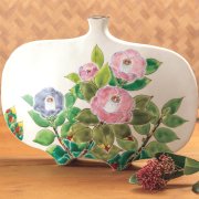 贈り物、ご贈答品に豪華で気品漂う九谷焼の花瓶 【九谷焼販売の