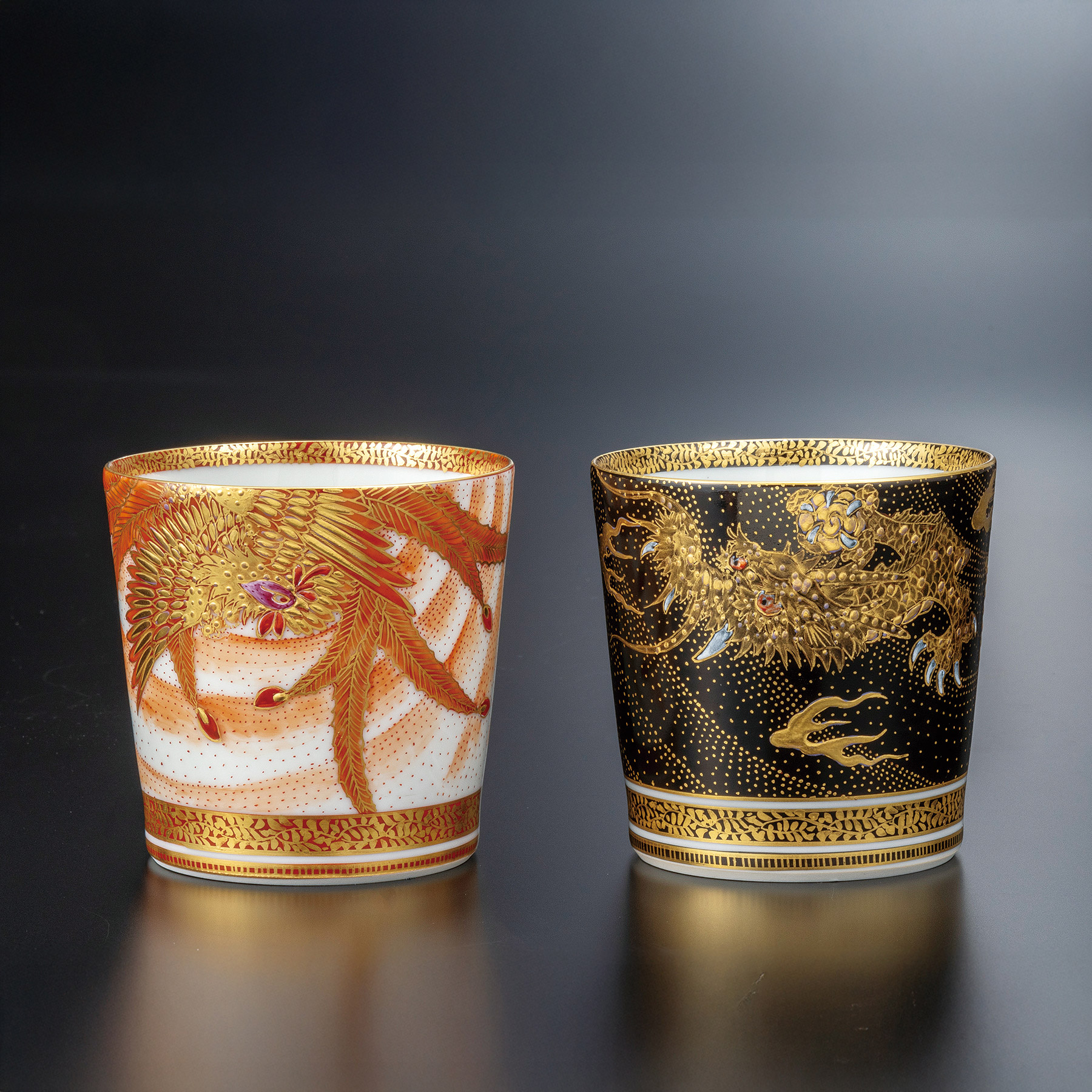 ペアロック杯・金襴手二神の図