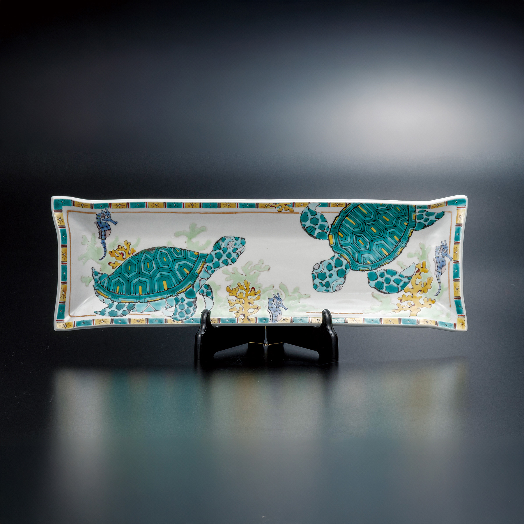 15号飾皿・海亀の図（皿立付）