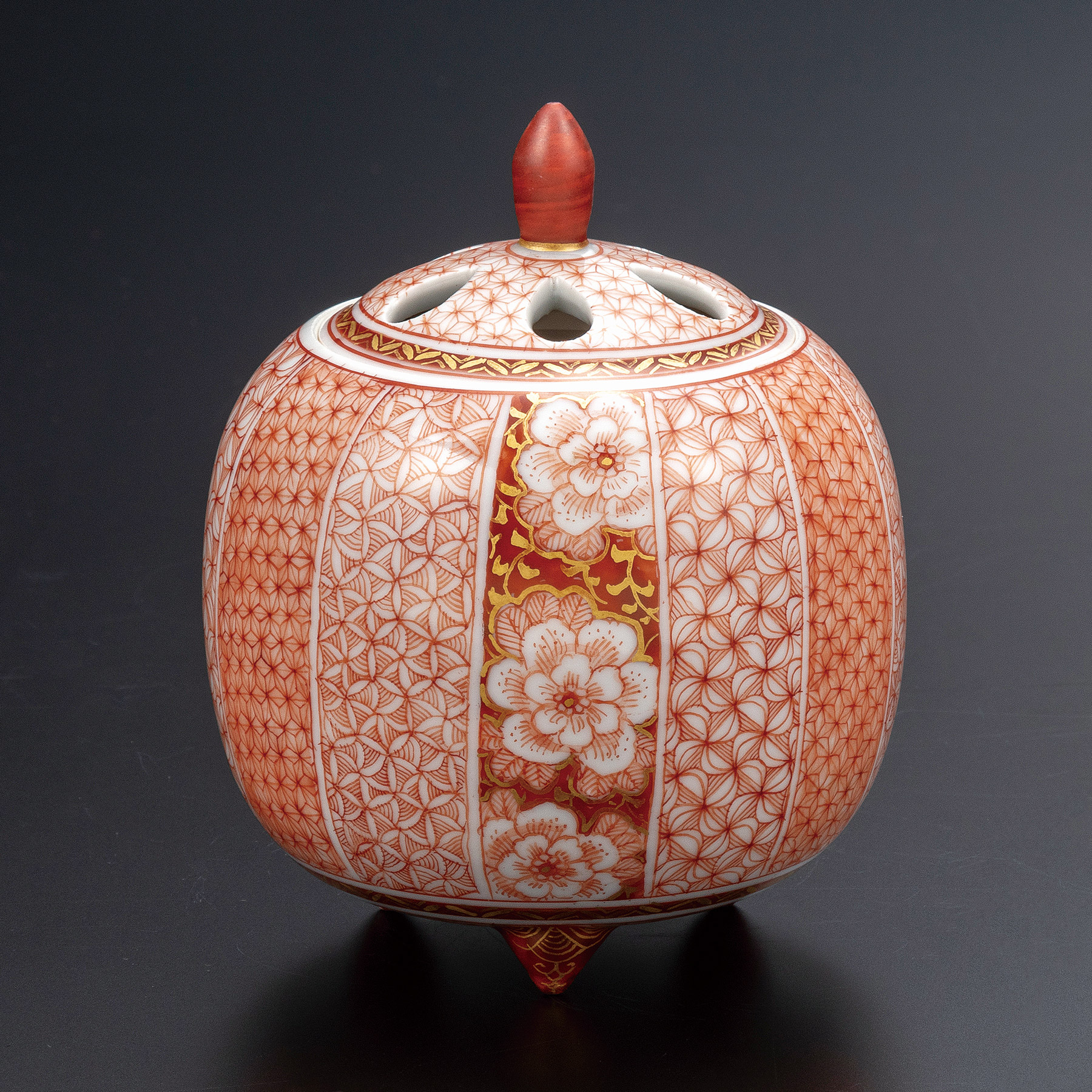 3.5号香炉・赤絵細描咲華文