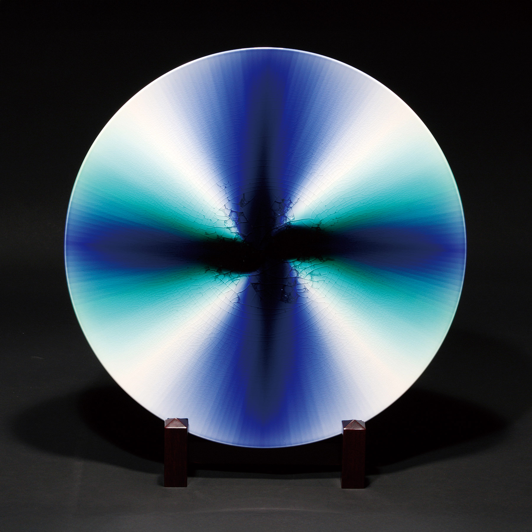 16号飾皿・ロンド（皿立付）