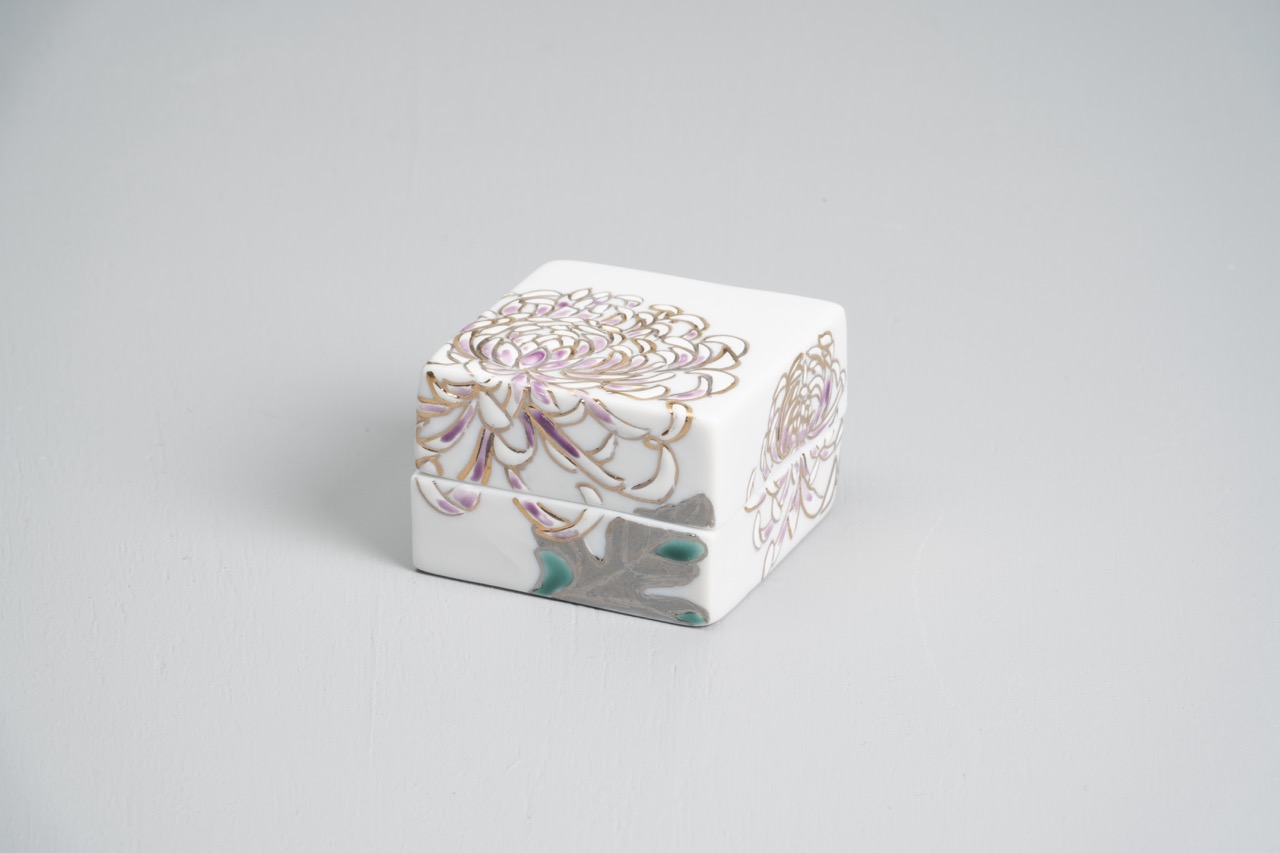 磁器の箱　四角・いとぎく