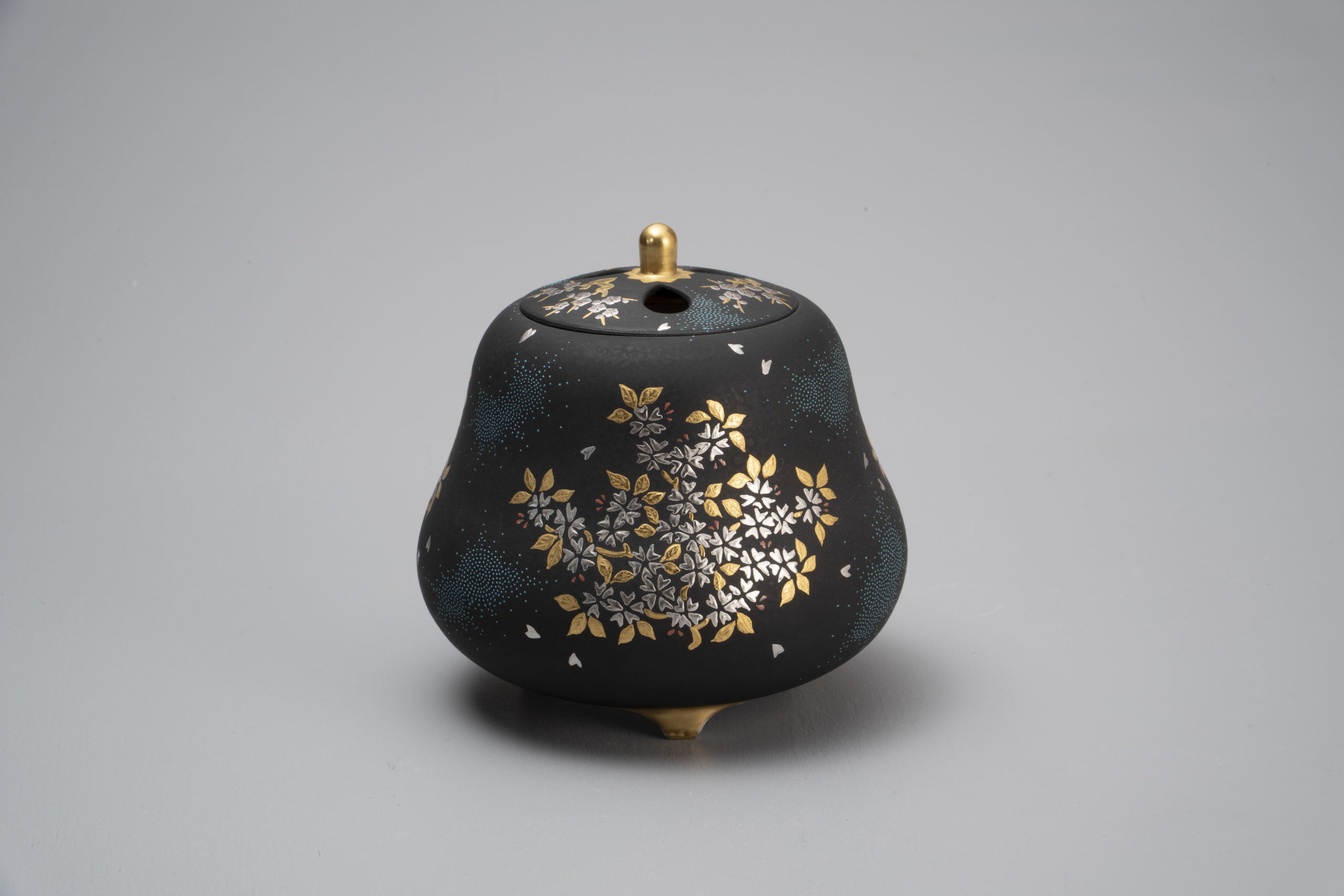 香炉・白金盛梅桜図青粒
