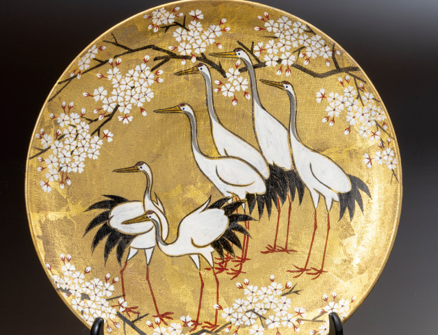 九谷焼 北村隆 金彩 大皿 飾皿「花開蝶来」蓋裏絵付 共箱　共布付き　K194 Yahoo!オークション -「九谷焼 北村 隆」(皿) (九谷)の落札相場