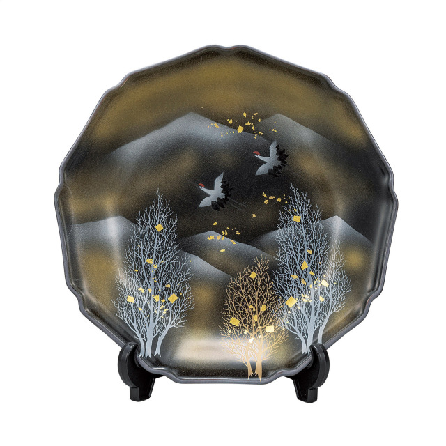 10号飾皿・天目木立鶴（皿立付）