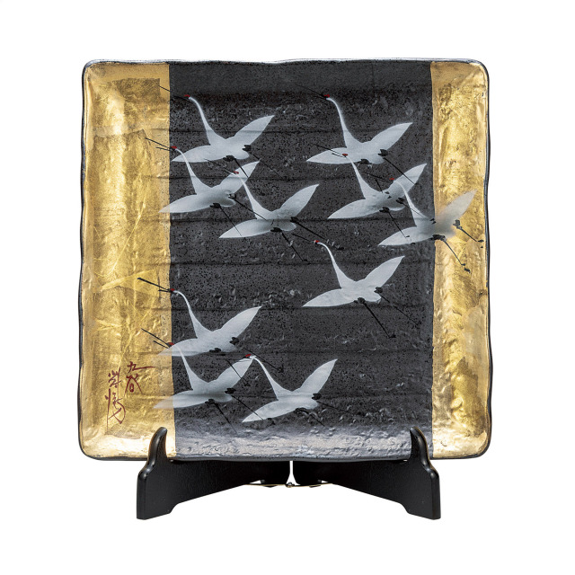 10号飾皿・金箔群鶴（皿立付）