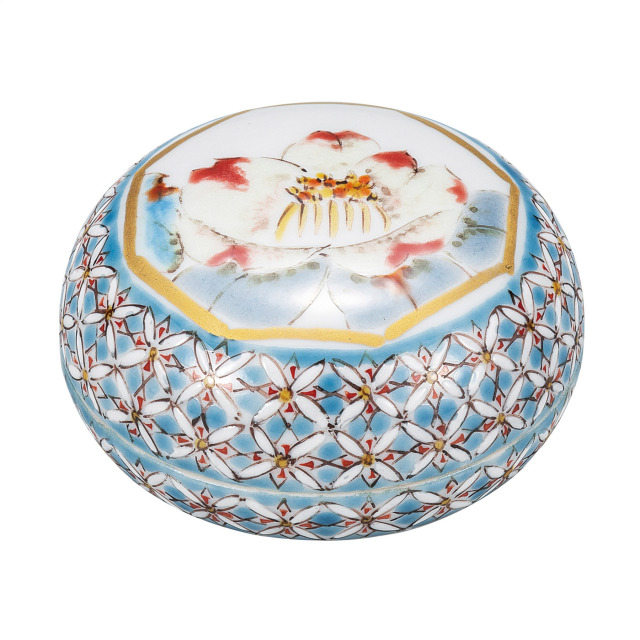 香合・色小紋に椿図