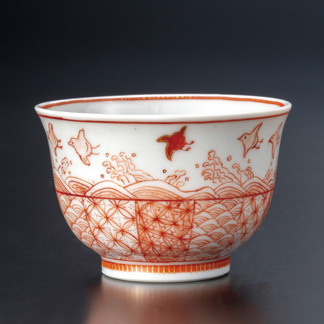 ぐい呑・赤絵細描波千鳥文